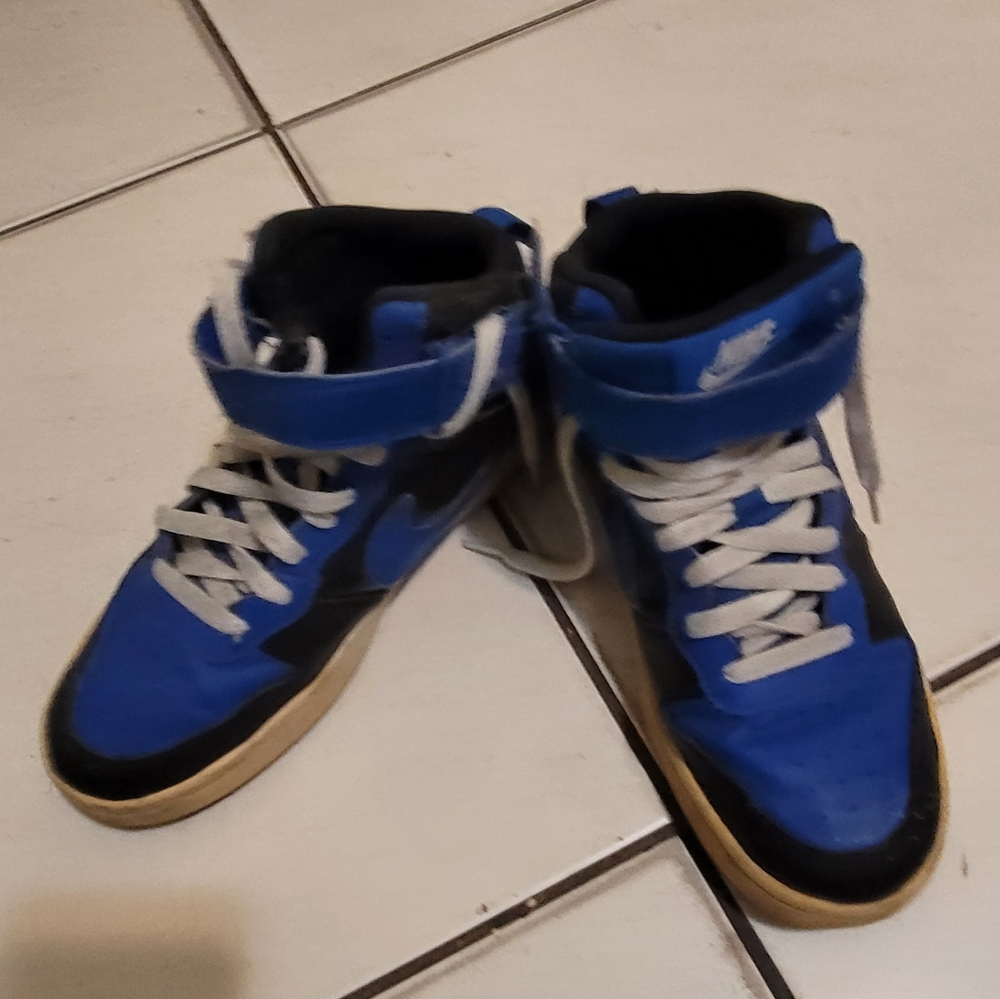 Nike shoes